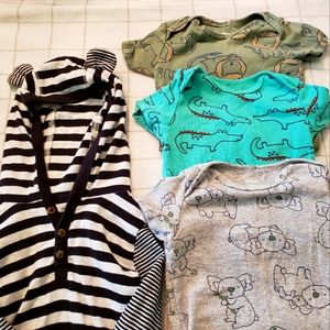 Carter's like new 4 piece bodysuit lot size 18 months